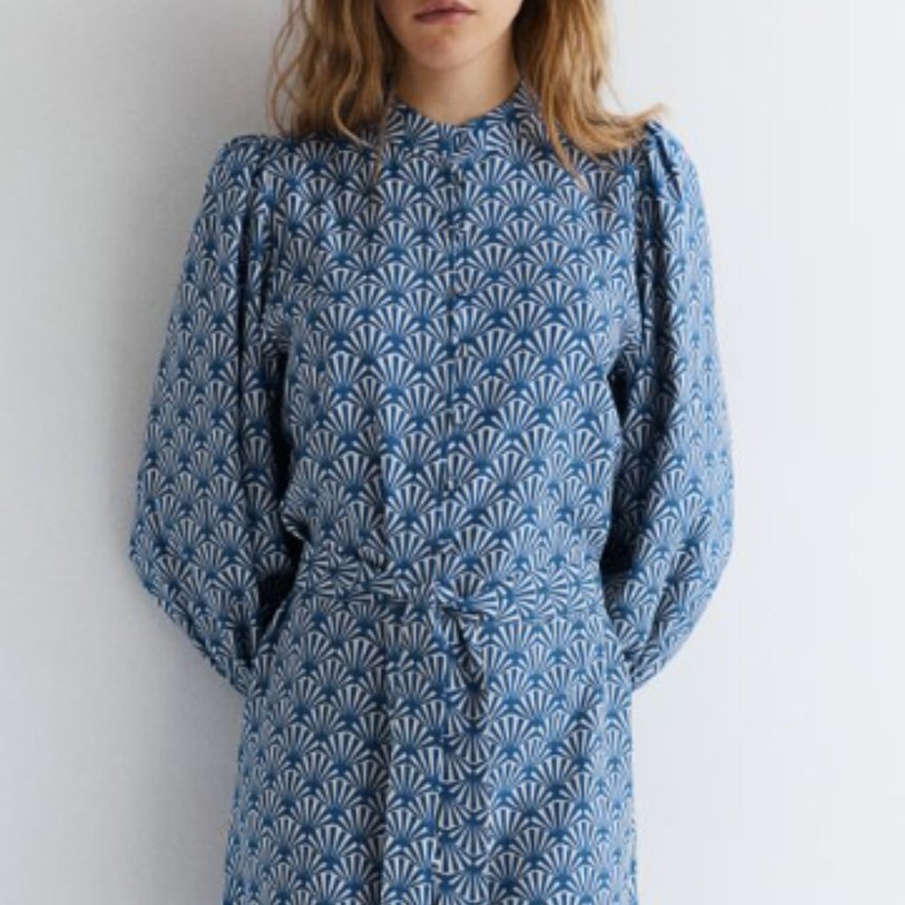 NWT! H&M Long Blue/White Fan Patterned Dress - S